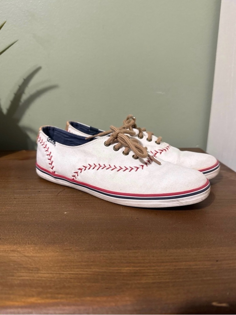 Womens Keds Baseball themed canvas sneakers. Size 7
